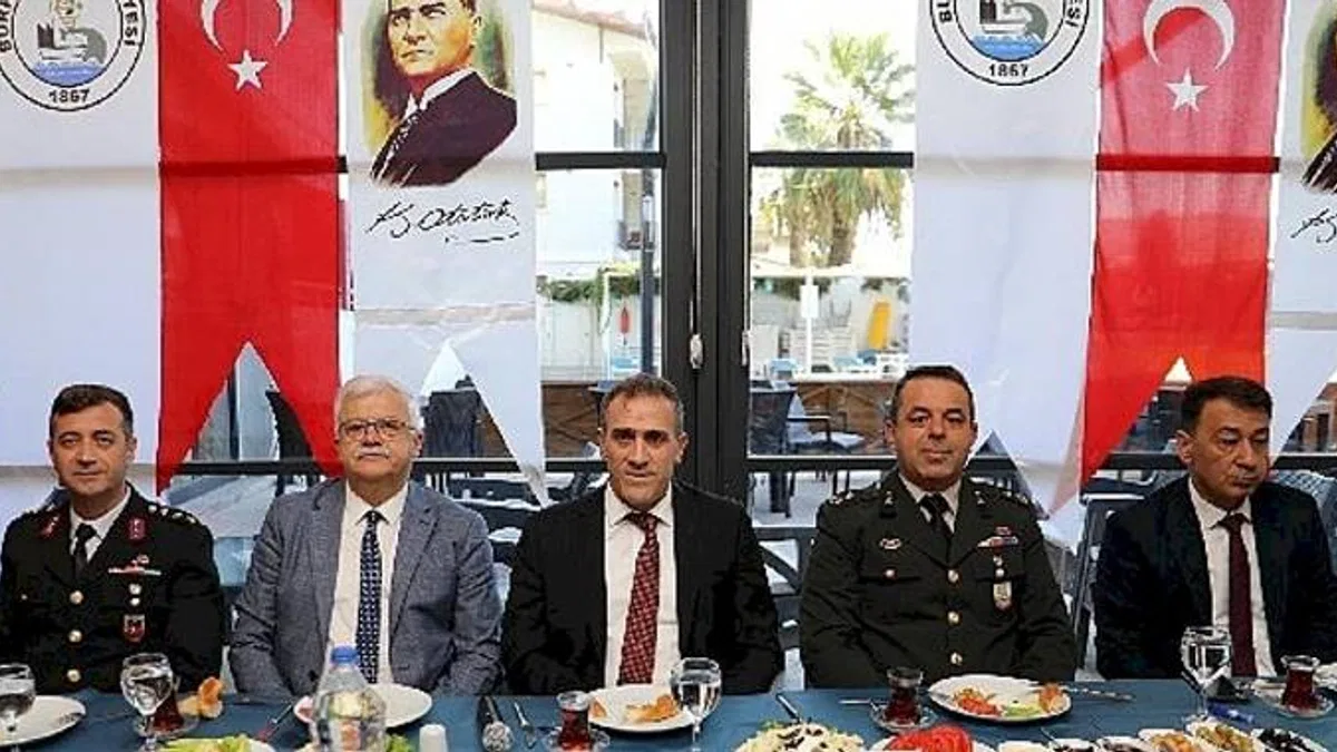 Burhaniye Belediyesi'nden Gazilere 19 Eylül Kahvaltısı