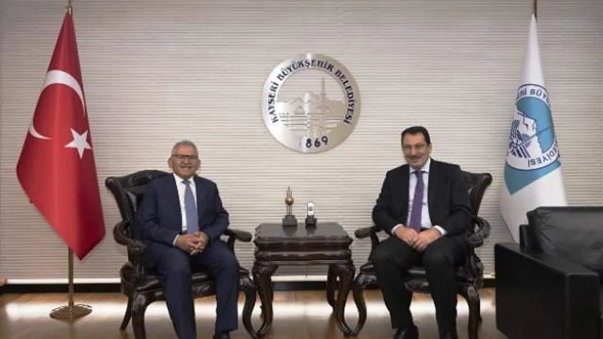 AK Parti Genel Başkan Yardımcısı Yavuz, Büyükkılıç'ı ziyaret etti