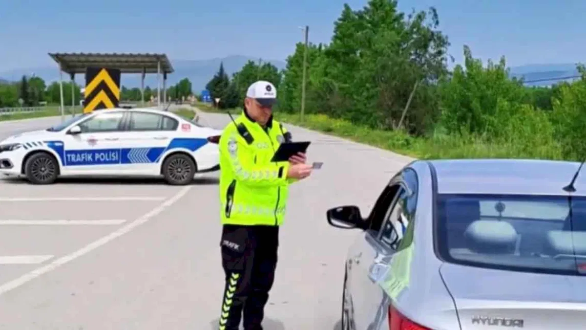 Trafik denetimlerinde rekor! 496 bin araca ceza kesildi!