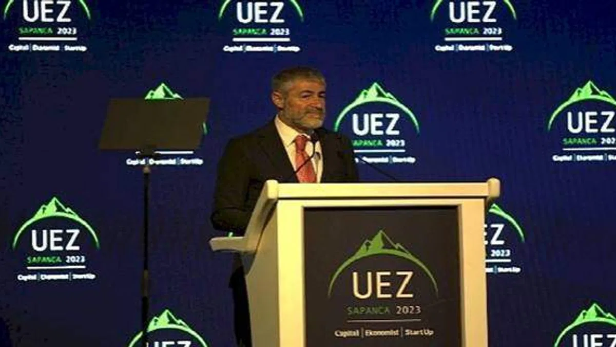 Hayat Holding ana sponsorluğunda gerçekleşen UEZ 2023, T.C. Hazine ve Maliye Bakanı Doç. Dr. Nureddin Nebati'nin açılış konuşmasıyla başladı