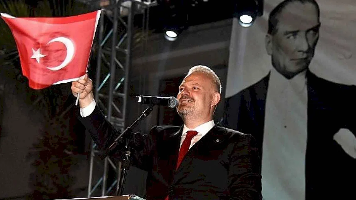 Pehlivan'dan Cumhuriyet Bayramı mesajı "Cumhuriyet, bağımsızlık aşkının bir sembolüdür"