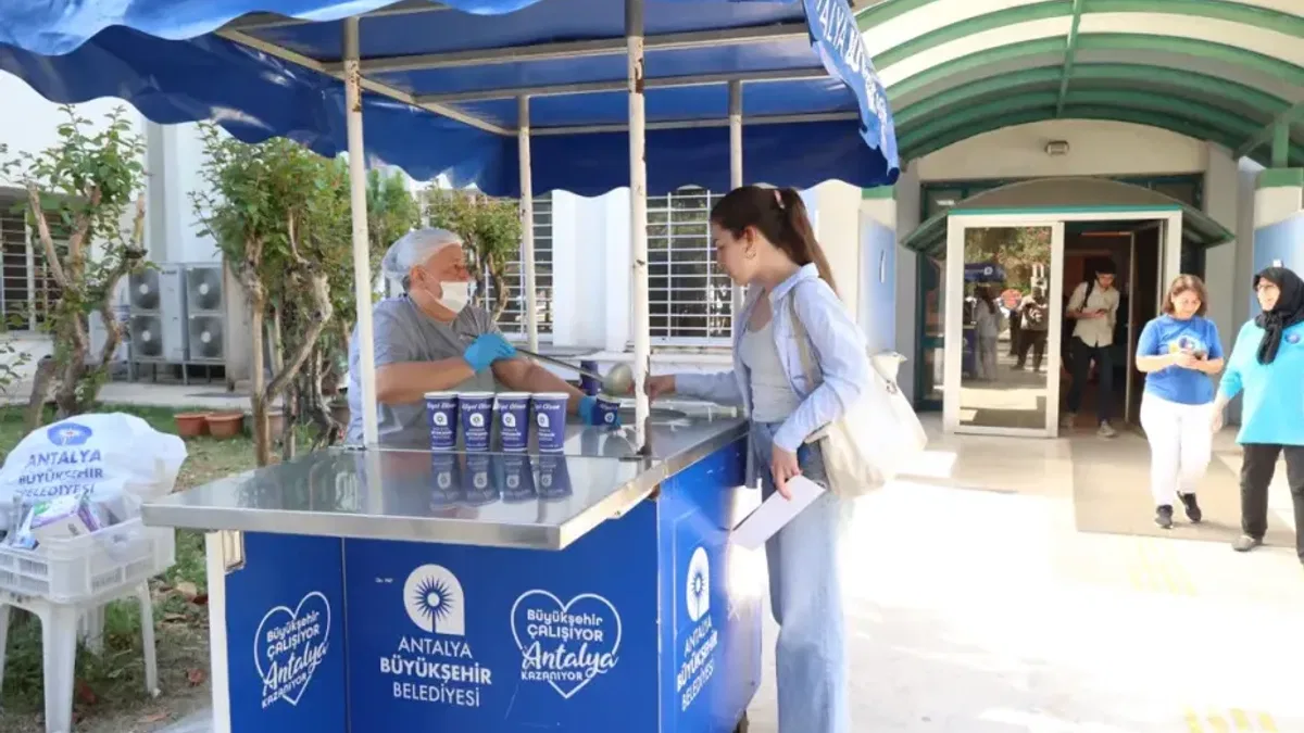 Antalya'da öğrencilere sıcak çorba desteği
