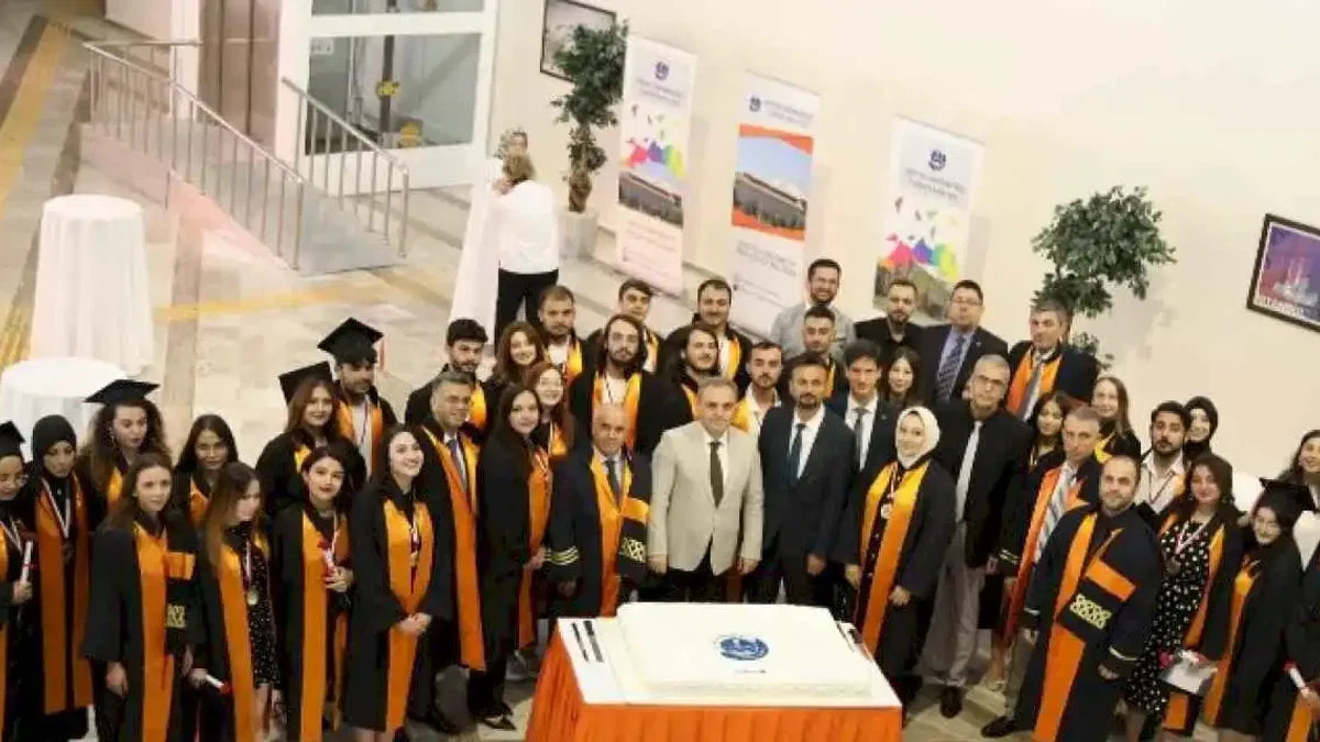 ERÜ Turizm Fakültesi 15. dönem mezunlarını verdi