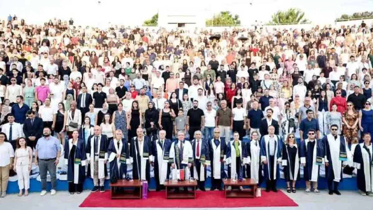 Genç hukukçular DEÜ’de yemin etti