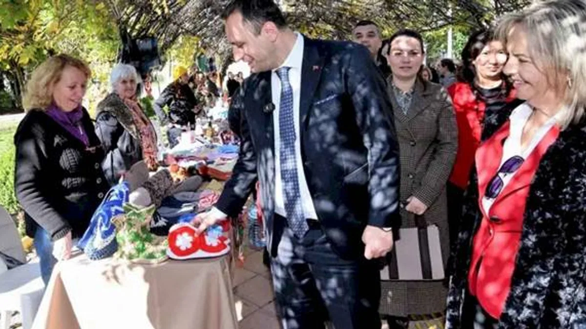 İzmir Bornova’da yılbaşı ruhu el emeği ürünlerle canlanıyor