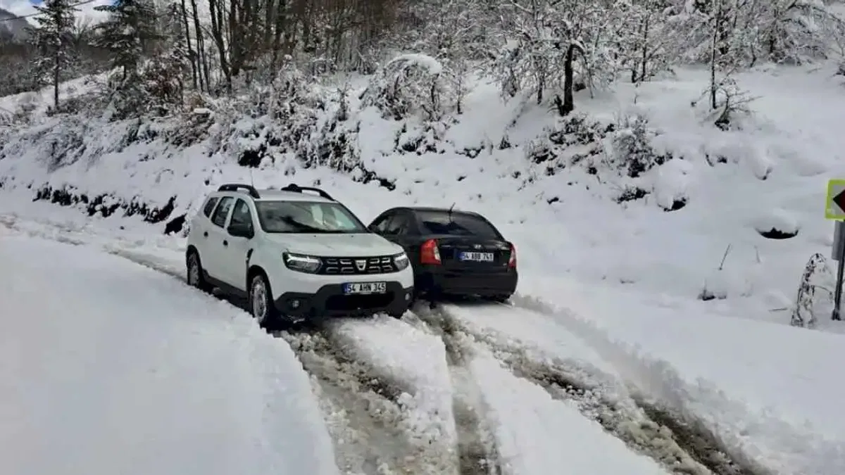 Sakarya'dan kar raporu... Kapalı grup yolu kalmadı