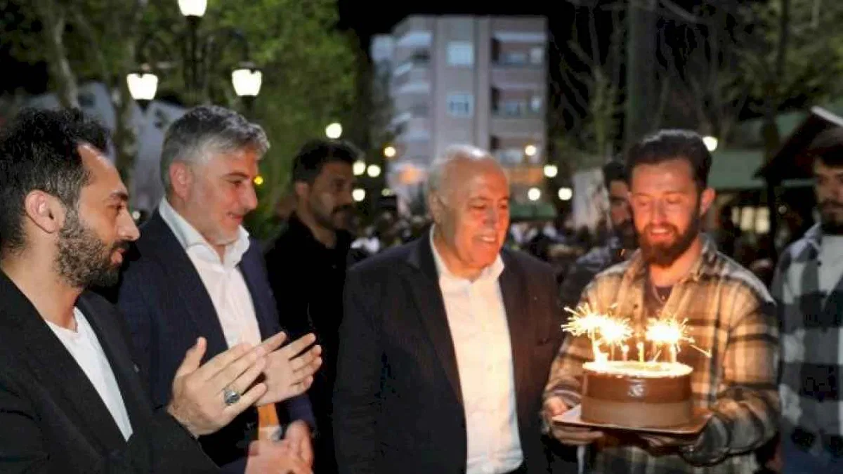 Başkan Hayrettin Demir’e sürpriz doğum günü kutlaması