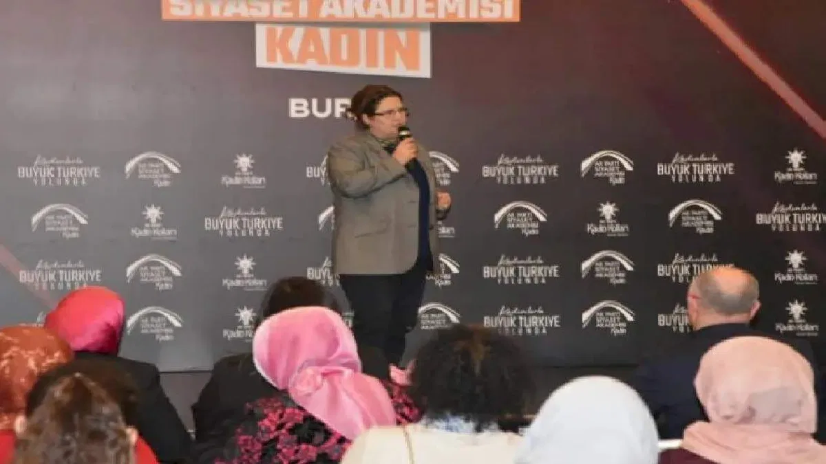 Bursa Siyaset Akademisi'nde son ders zili çaldı