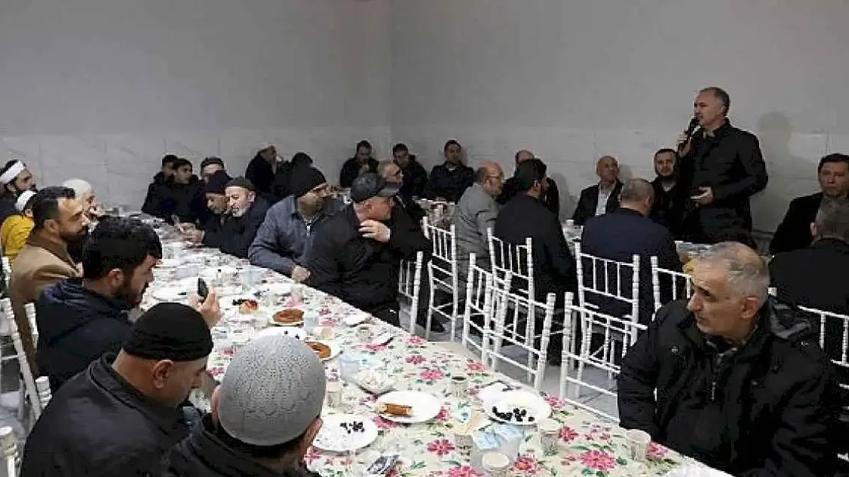 Bereket Sofrası Fetih 1453 Camiinde Kuruldu