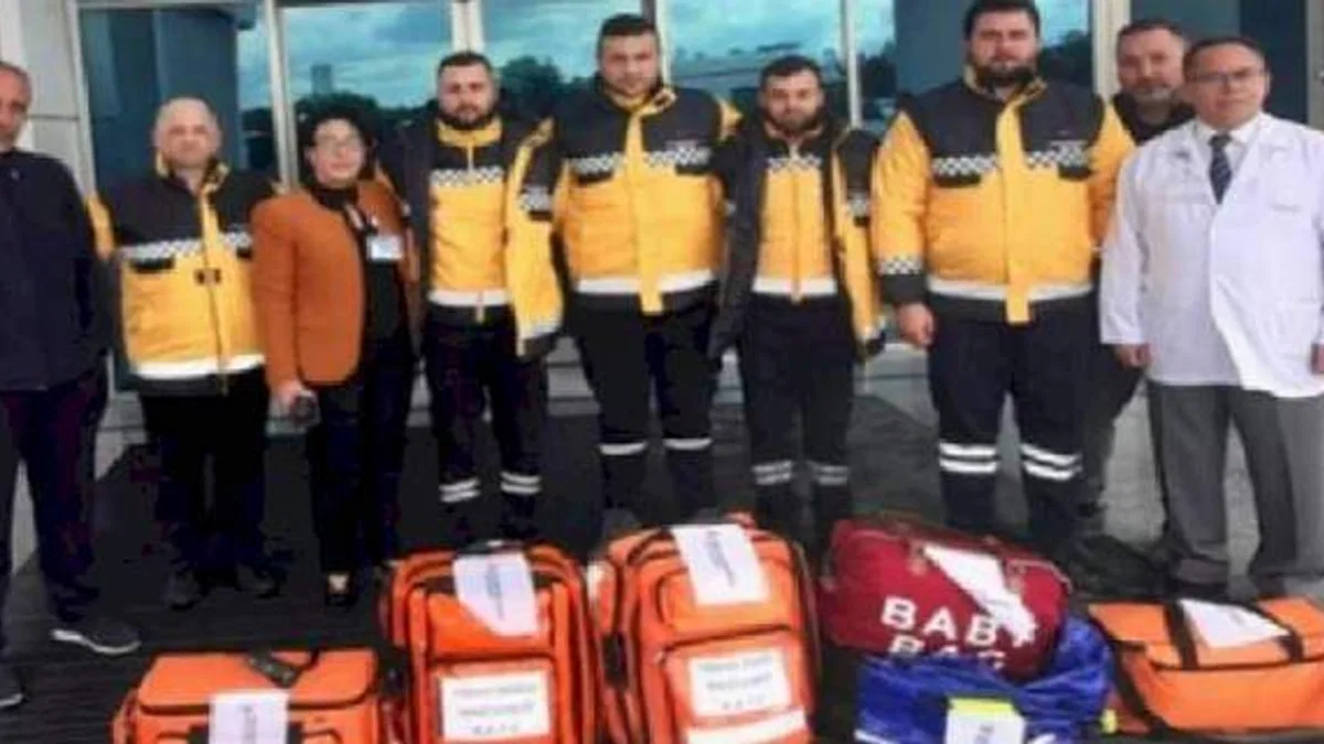 KKTC'den 10 kişilik tıbbi destek Türkiye için yola çıktı