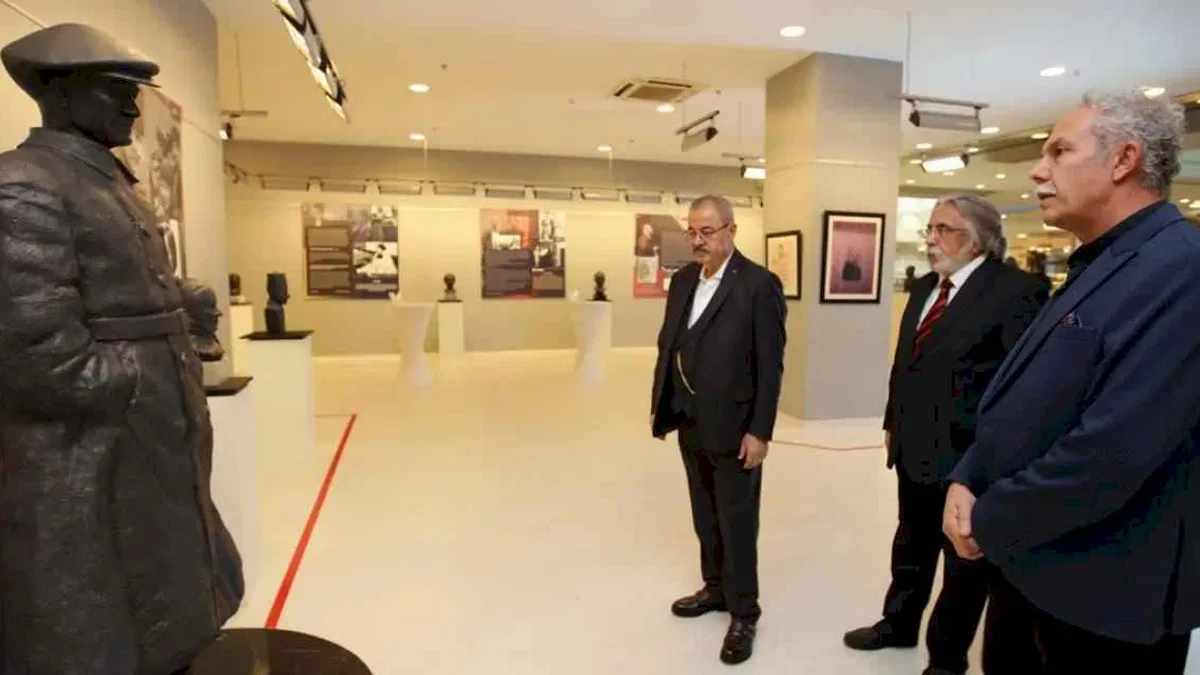 Atatürk'ün Gaziantep'e gelişinin 92. yılına özel sergi