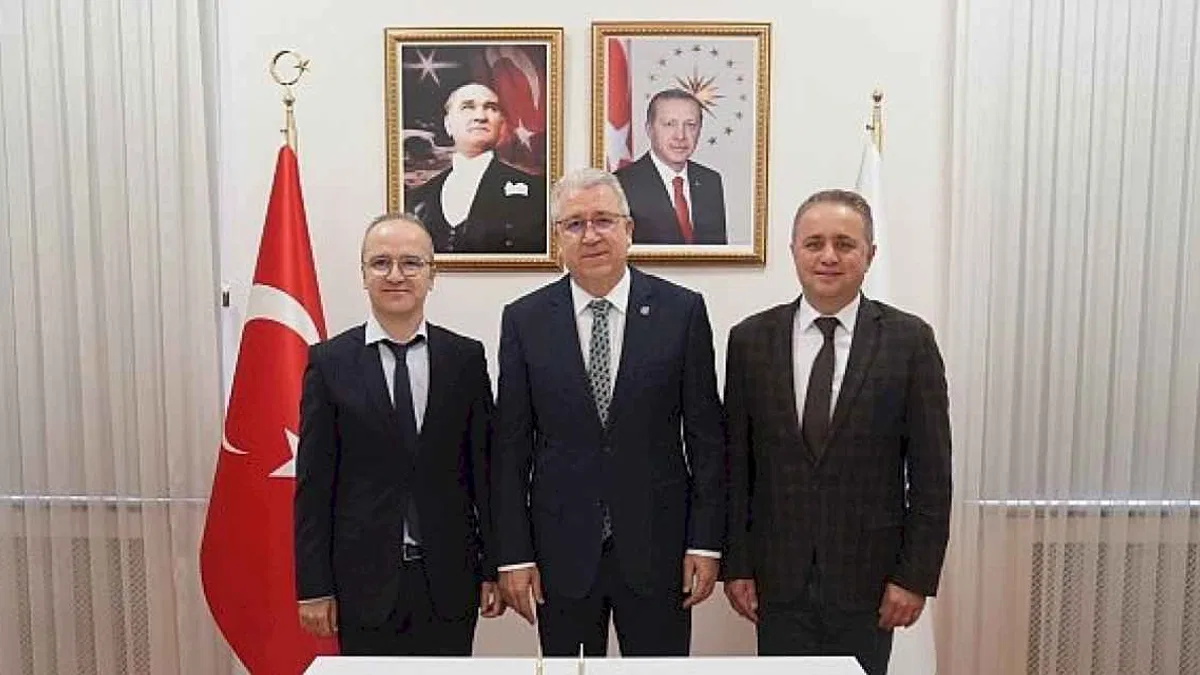 Bu proje ile Parkinson hastalarının yürümelerini destekleyecek mobil uygulama geliştirilecek