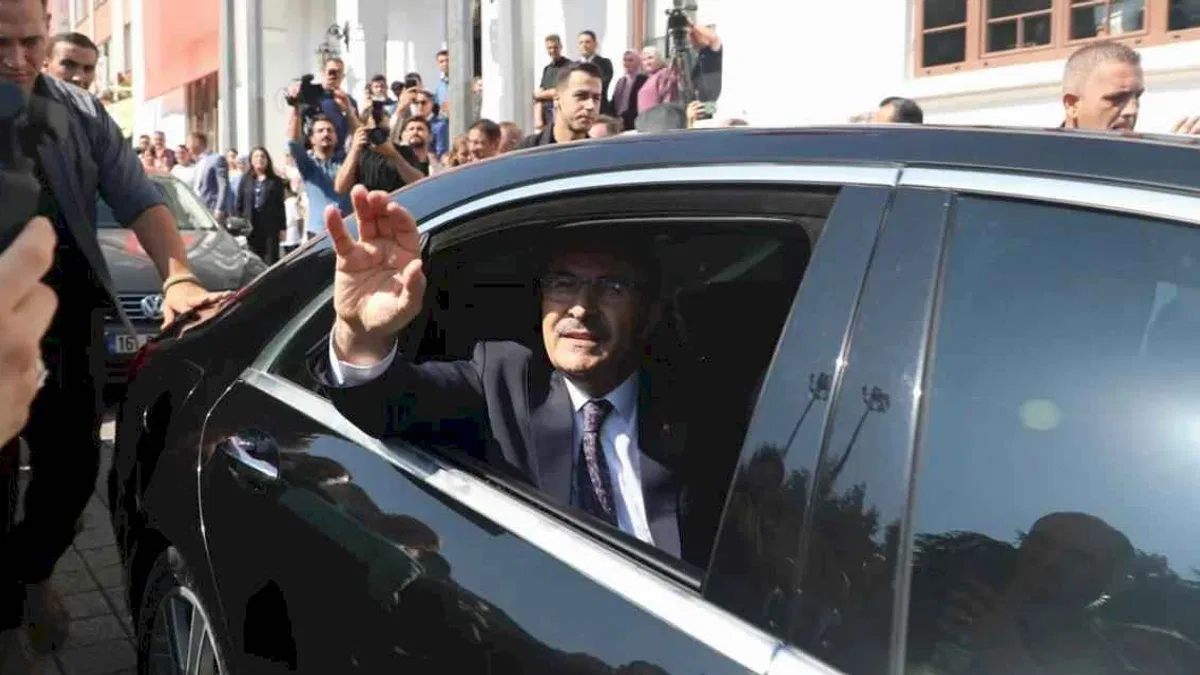 Yeni Emniyet Genel Müdürü Vali Demirtaş, Bursa'dan Ankara'ya uğurlandı
