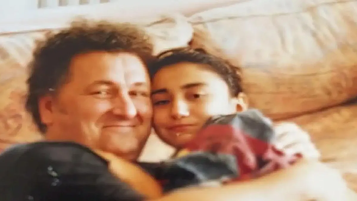 Evrencan Gündüz, Babasının Şarkılarını Yeniden Seslendirme Geleneğini Sürdürüyor: 'Aşkın Sesini Duyuyorum'
