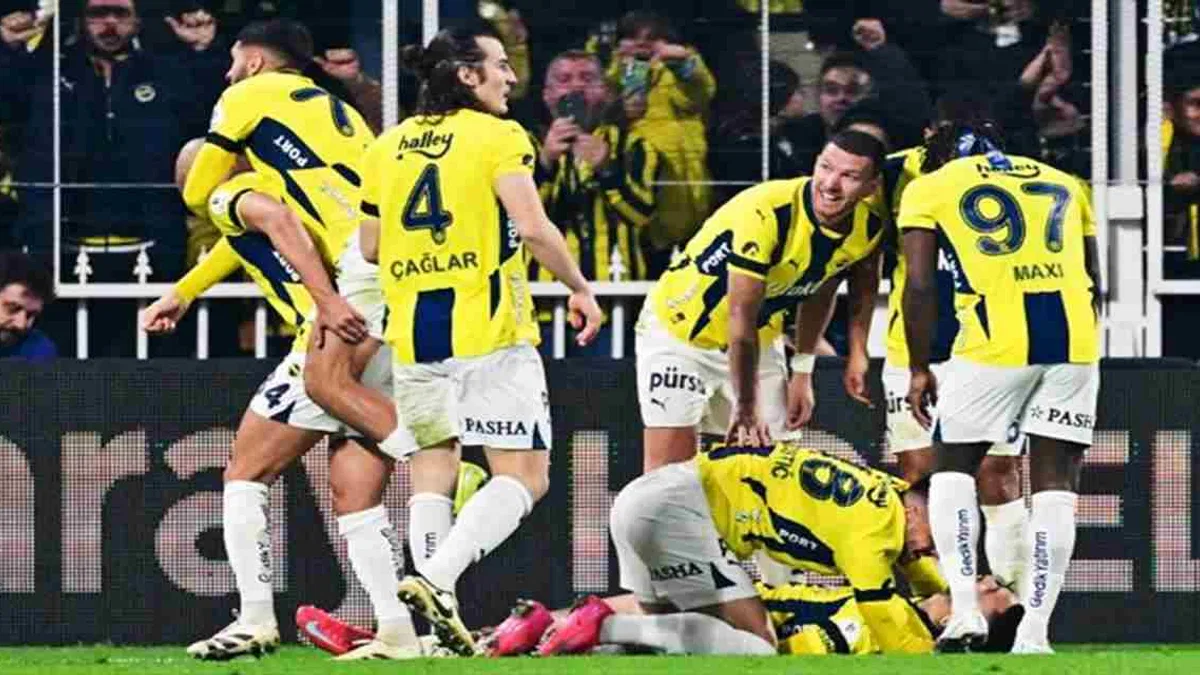 Fenerbahçe 3-2 Göztepe (Maç Sonucu) Kadıköy'de Fener 3 golle 3 puanı aldı!