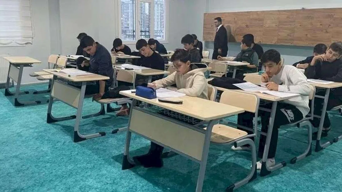Mardin'de hafız öğrencilerin akademik başarısı takdir topluyor
