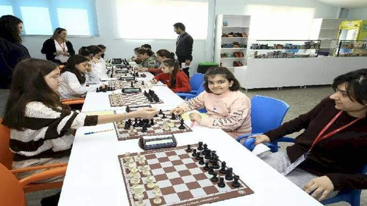 Bursa Yenişehir'de satranç rüzgârı