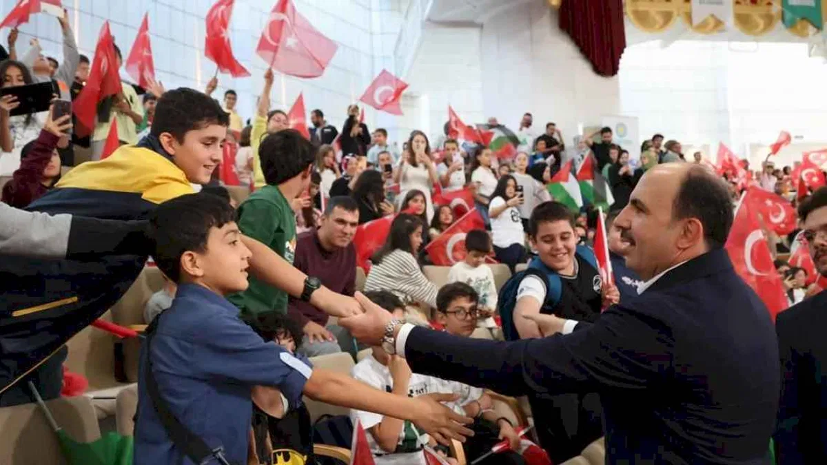 Başkan Altay Bilgehane öğrencilerine seslendi: Zalimin karşısındayız