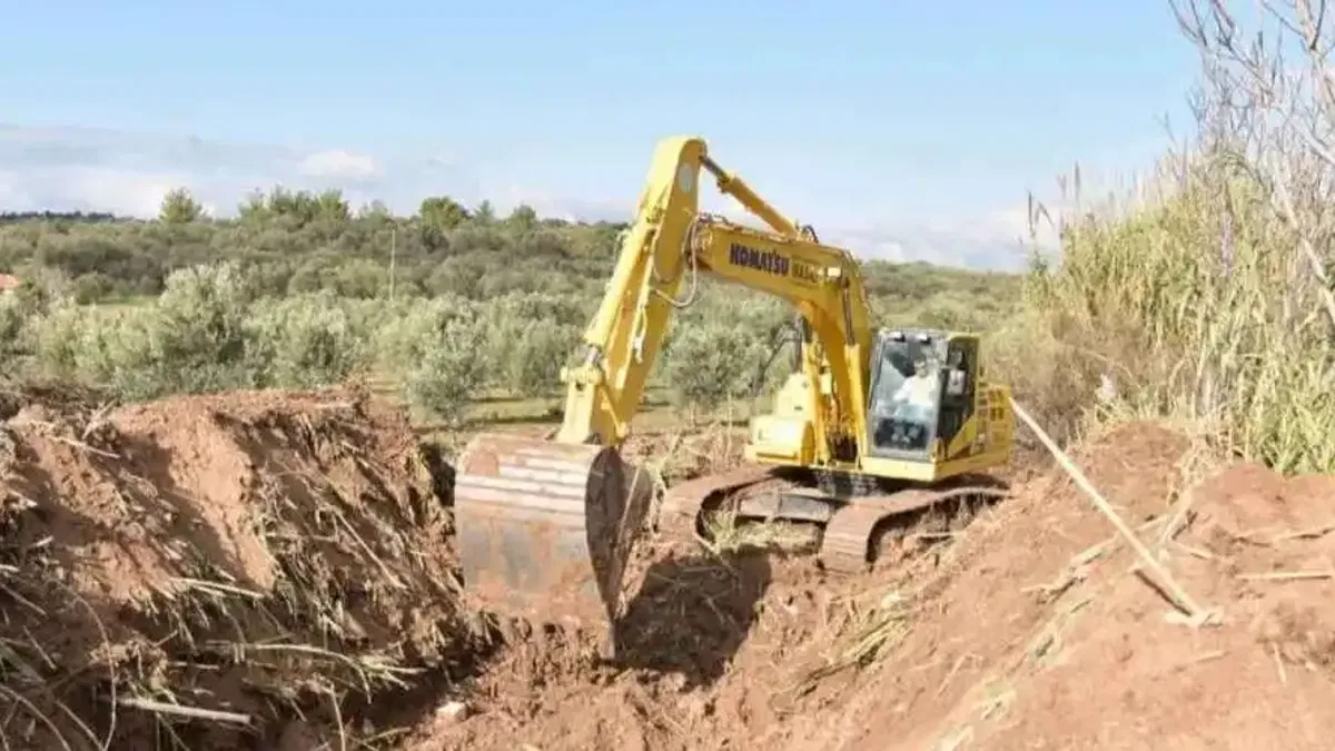 Manisa Büyükşehir 10 yıldır temizlenmeyen derelere el attı