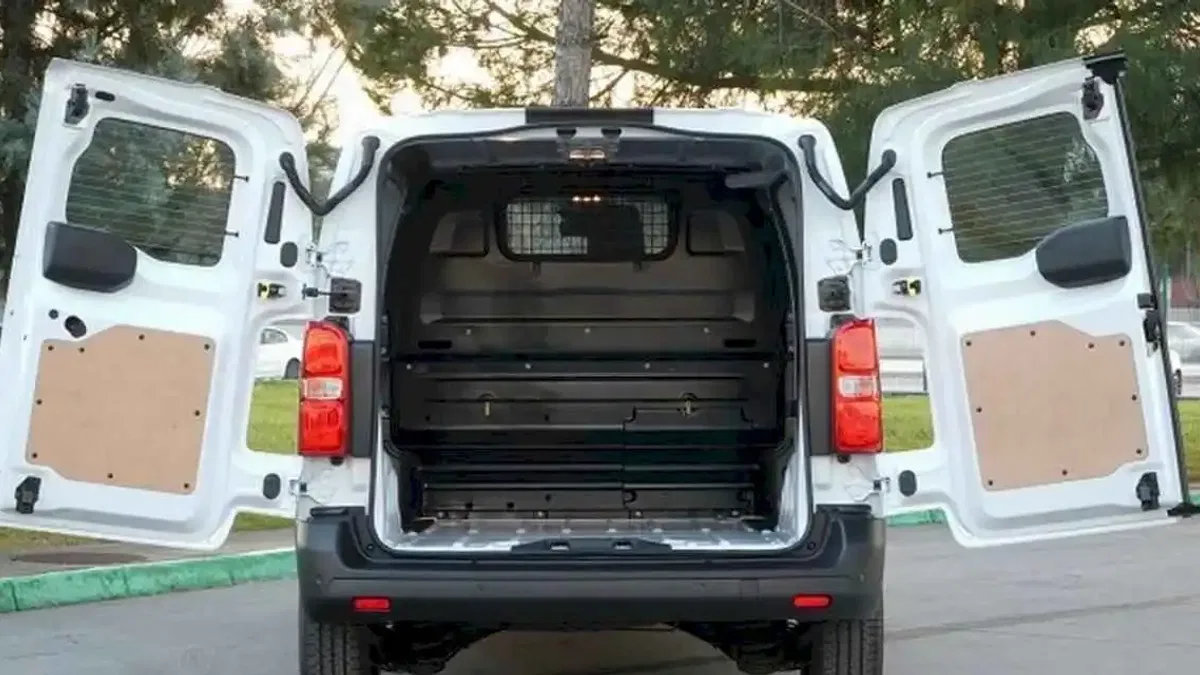 Scudo yeni gövde tipi ve motor seçeneği ile satışa sunuldu