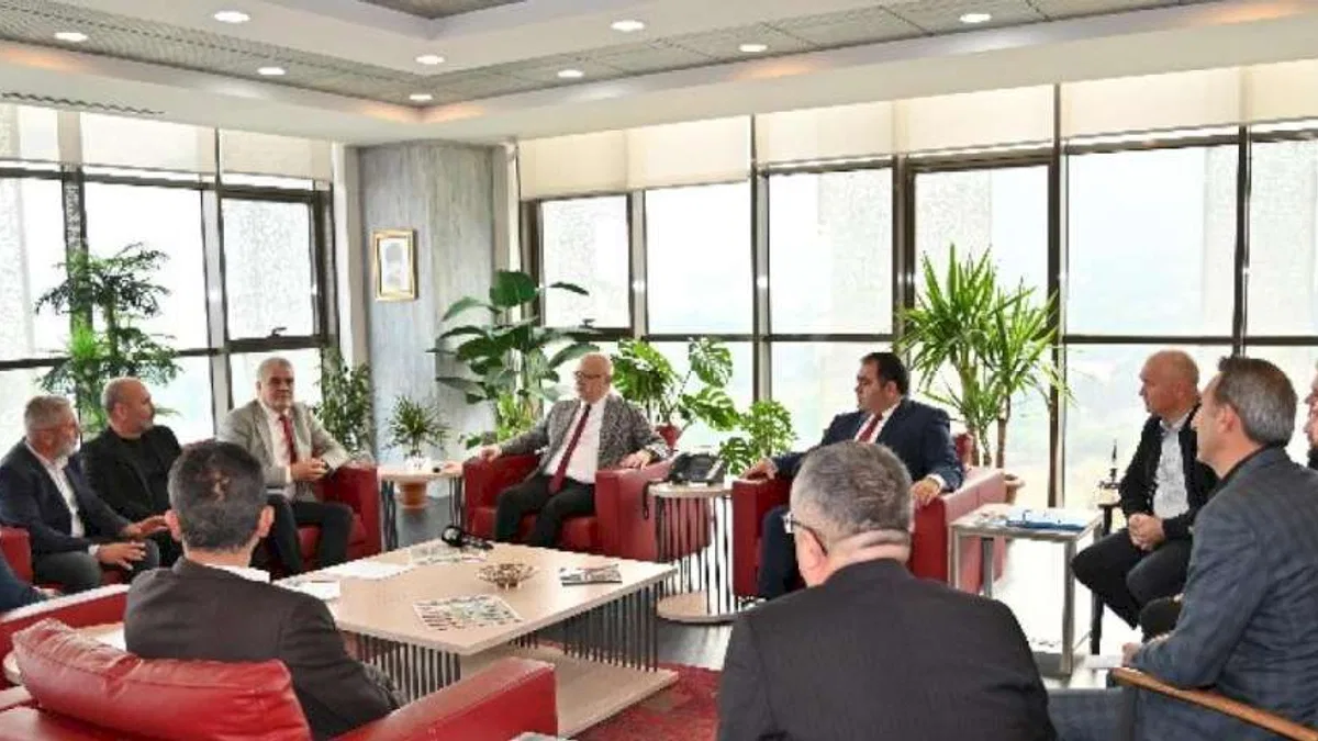 Manisa'da +65'in toplu taşıması Büyükşehir'den