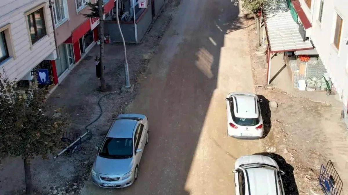 Başiskele Cumhuriyet Caddesi’nde üstyapı atağı