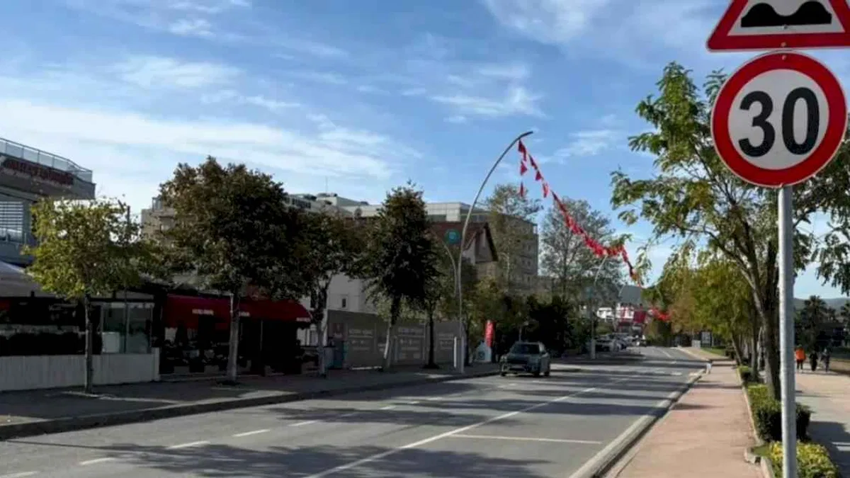 Kocaeli Başiskele sahilinde yoğun trafiğe pratik çözüm