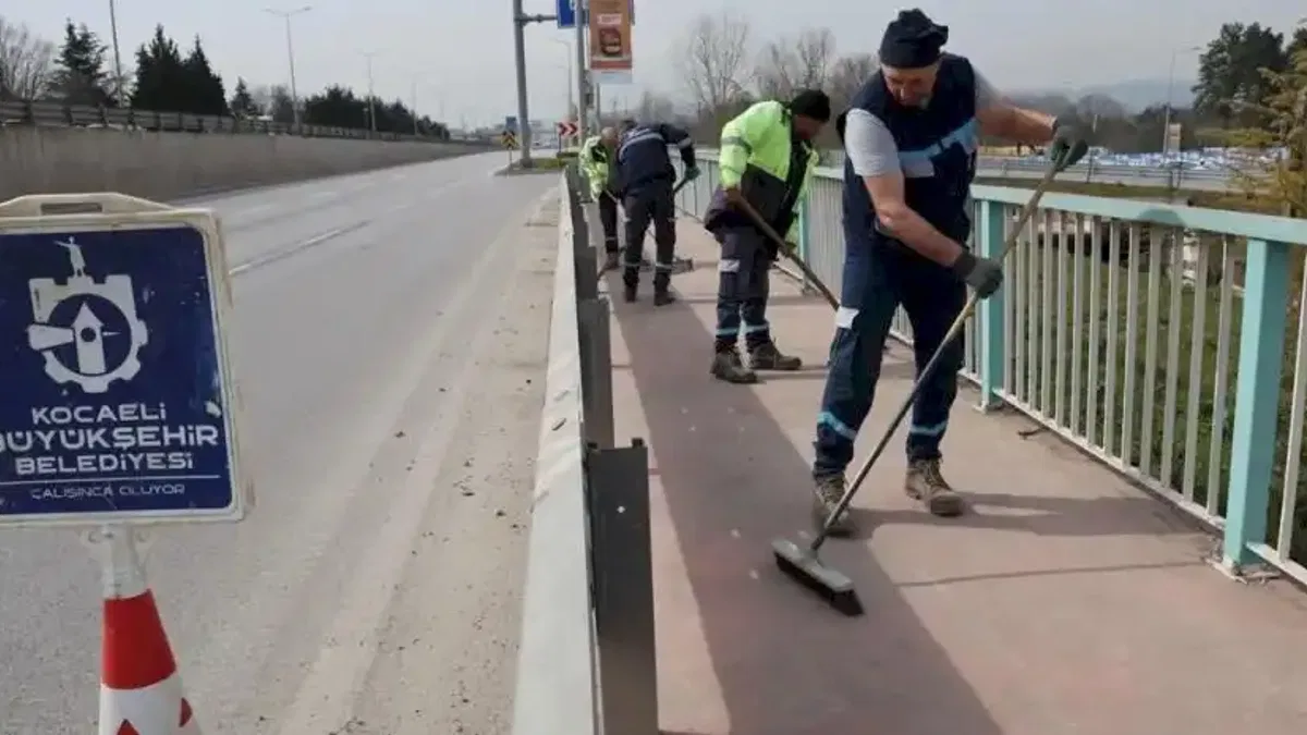 Kocaeli Büyükşehir’den bayram öncesi temizlik seferberliği
