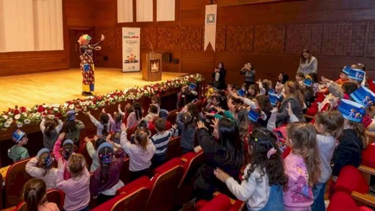 İZSU, yeni yıla miniklerle 'Merhaba' dedi