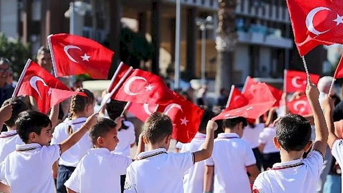 İlköğretim Haftası Aliağa'da Renkli Etkinliklerle Kutlandı