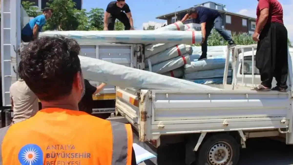 Antalya'da Gazipaşalı üreticilere naylon desteği