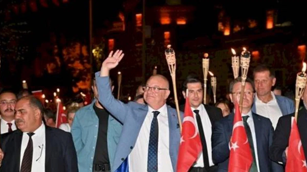 Manisa Fener Alayı’yla kurtuluşunu ışıklandırdı