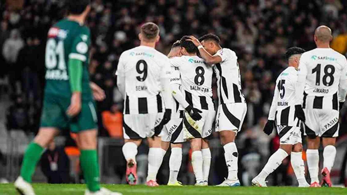 Beşiktaş 2-0 Kırklarelispor (Maç Sonucu) Kartal ikinci yarı kanatlandı!