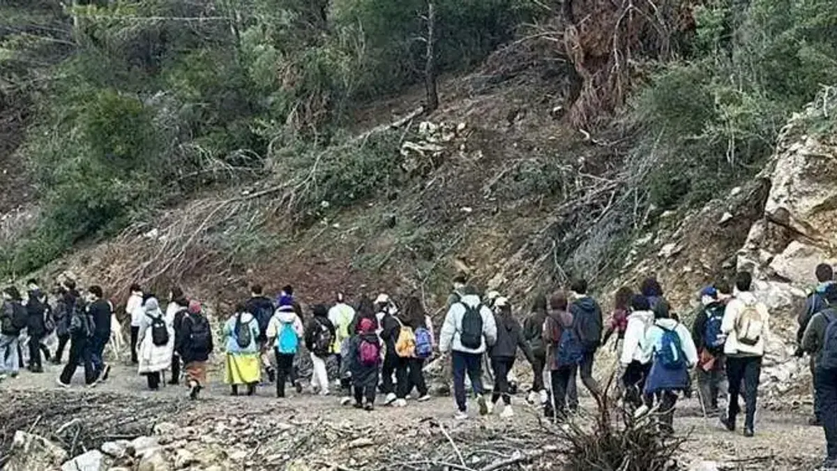 İzmirli gençler hem yürüdü hem sosyalleşti