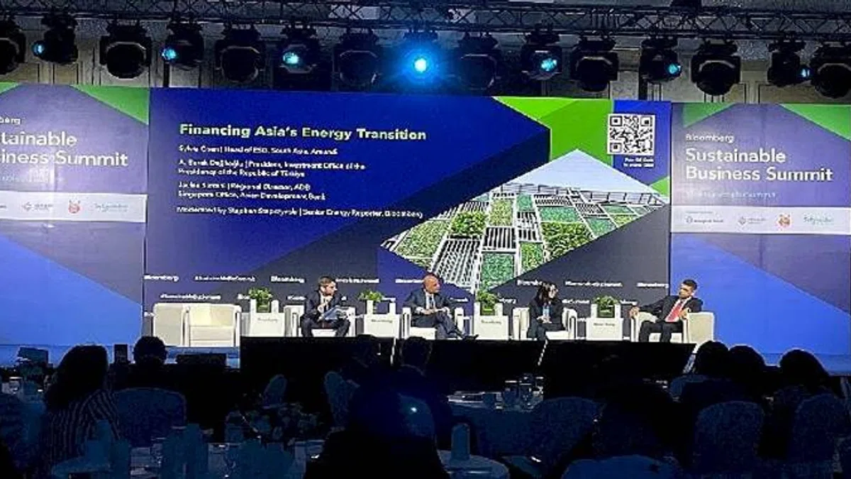 Türkiye Yüzyılı Yatırım Resepsiyonu Singapur'da gerçekleştirildi