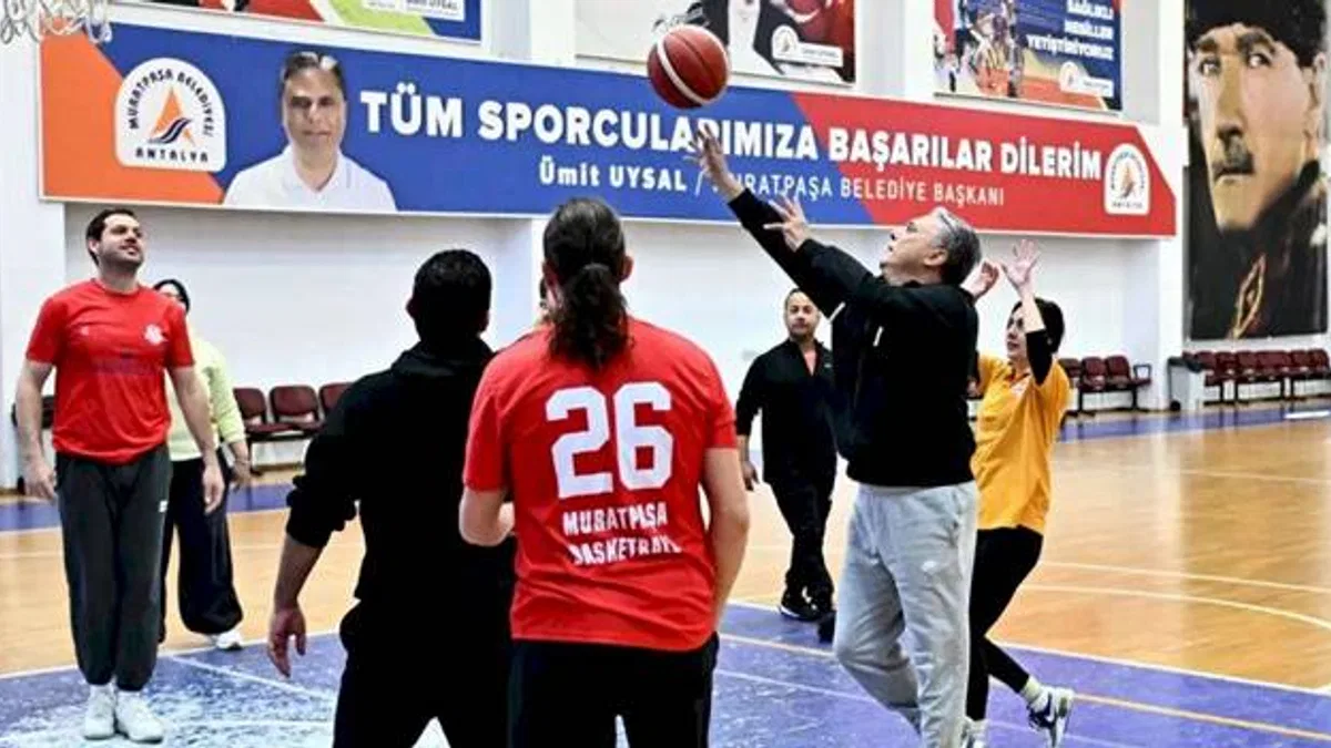 Antalya Muratpaşa’dan amatör spora nakdi destek