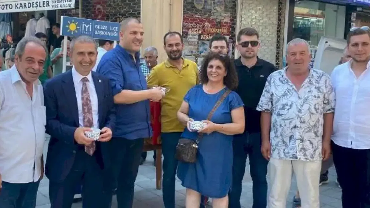 Gebze'de İYİ Parti'den 2 bin kişiye aşure ikramı
