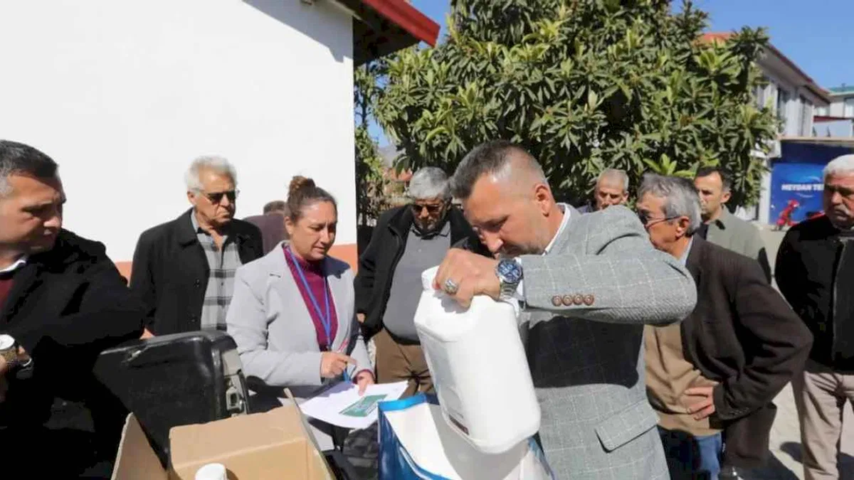 Muğla'da dondan zarar gören üreticilere destek