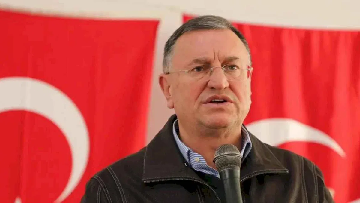 Hatay'ın eski başkanı Lütfü Savaş CHP'den ihraç edildi