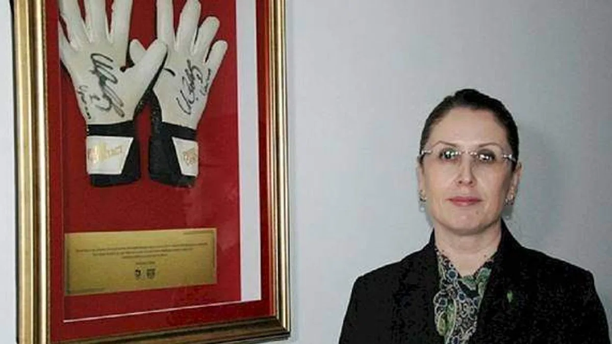 Trabzonsporlu Uğurcan Çakır’ın eldivenleri sergileniyor!