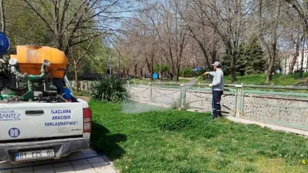 Gaziantep Büyükşehir, ilaçlama çalışmalarına yoğunlaştı