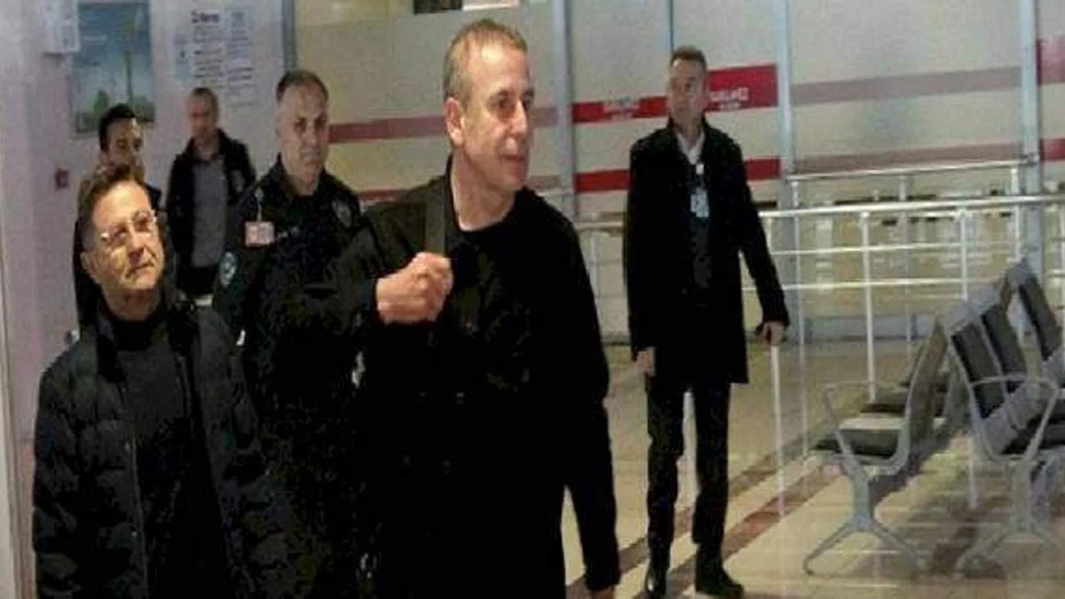 Trabzonspor'da istifa eden Abdullah Avcı Trabzon'a geldi
