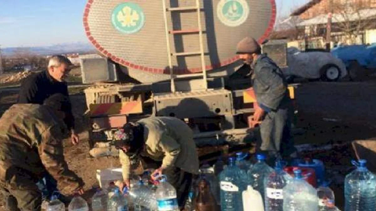 Malatya'da depremzedelere Manisa'dan temiz su desteği