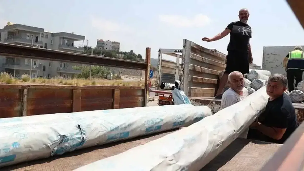 Antalya Büyükşehir zor gününde de vatandaşın yanında