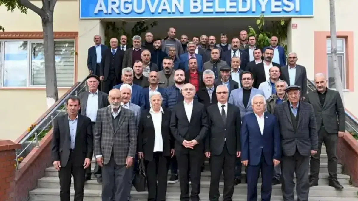Başkan Er Arguvan'ı ziyaret etti