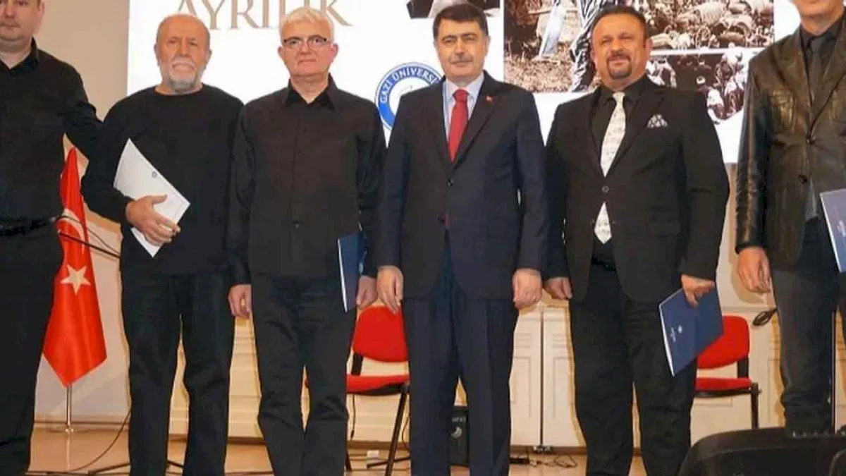 100 yıllık binada '100 Yıllık Ayrılık' belgeseli