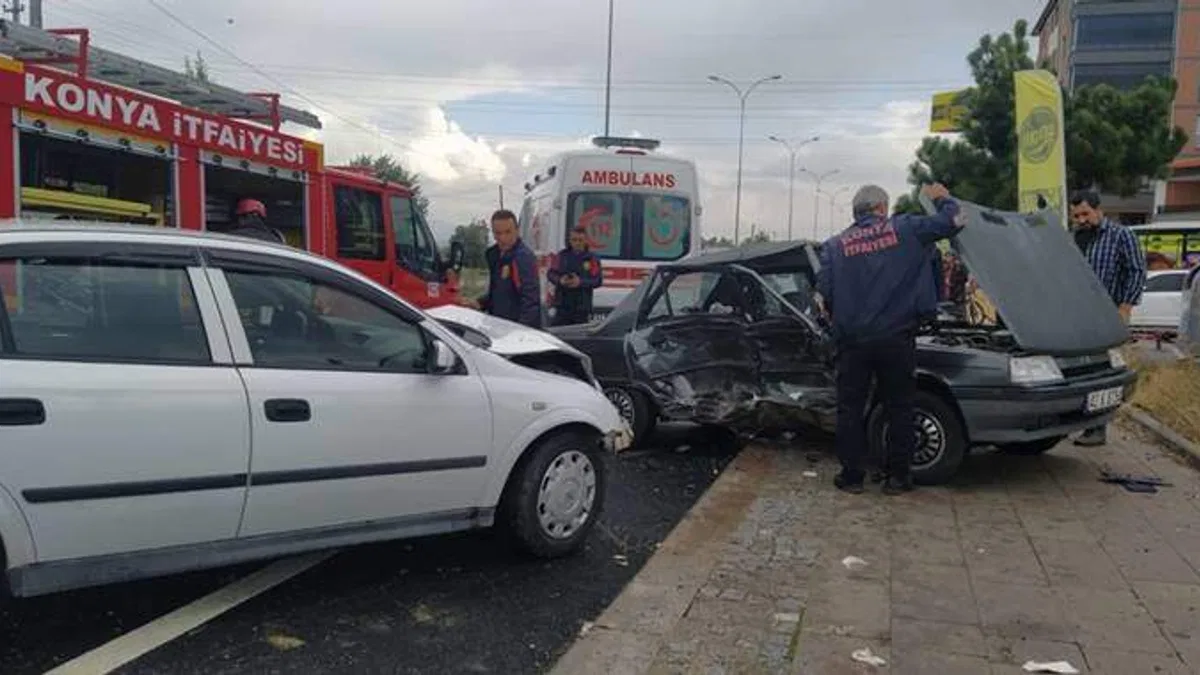 Konya'da iki otomobilin çarpıştığı kazada 3 kişi yaralandı