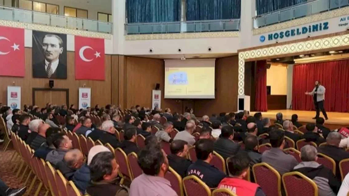 Adana Büyükşehir personeline güvenli sürüş teknikleri eğitimi