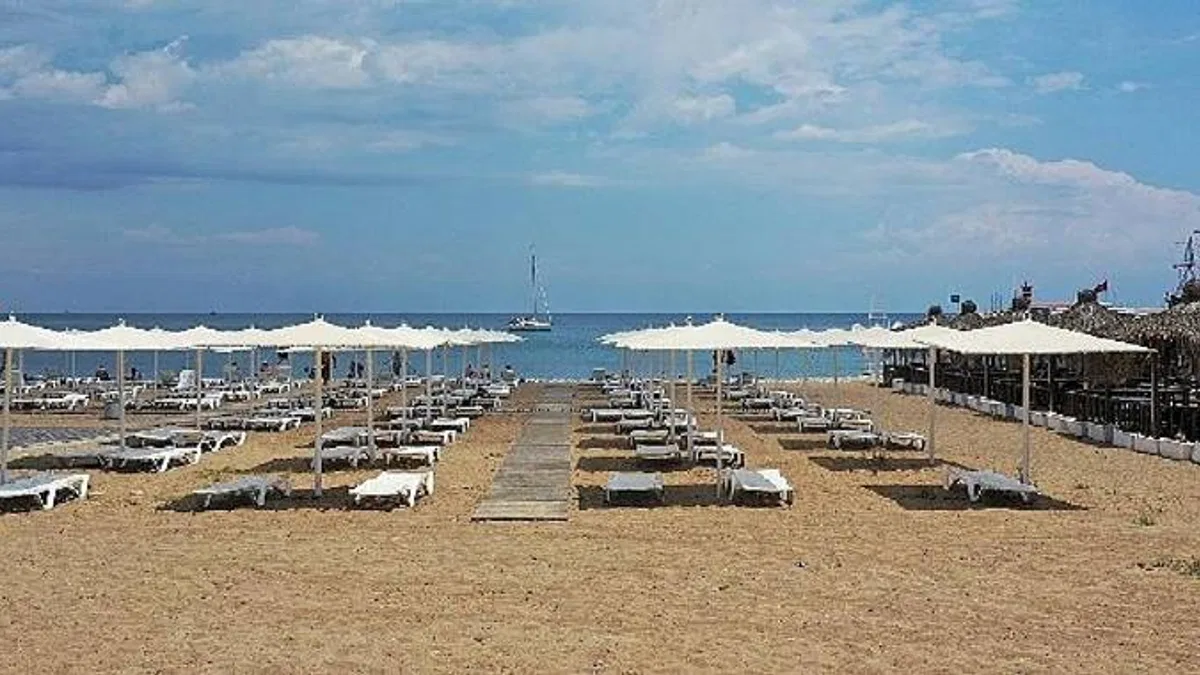 Kemer'in buluşma noktası "Deniz Kafe"