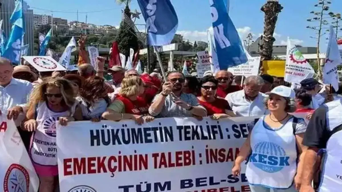 İzmir Konak’ta KESK ve Dev Emekli-Sen’den ortak eylem